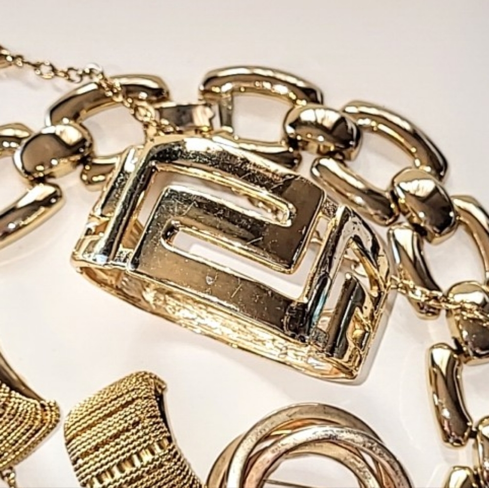 BOLD GOLD BLING NECKLACES, BRACELET JEWELRY LOT - FIVE ITEMS - Picture 4 of 10